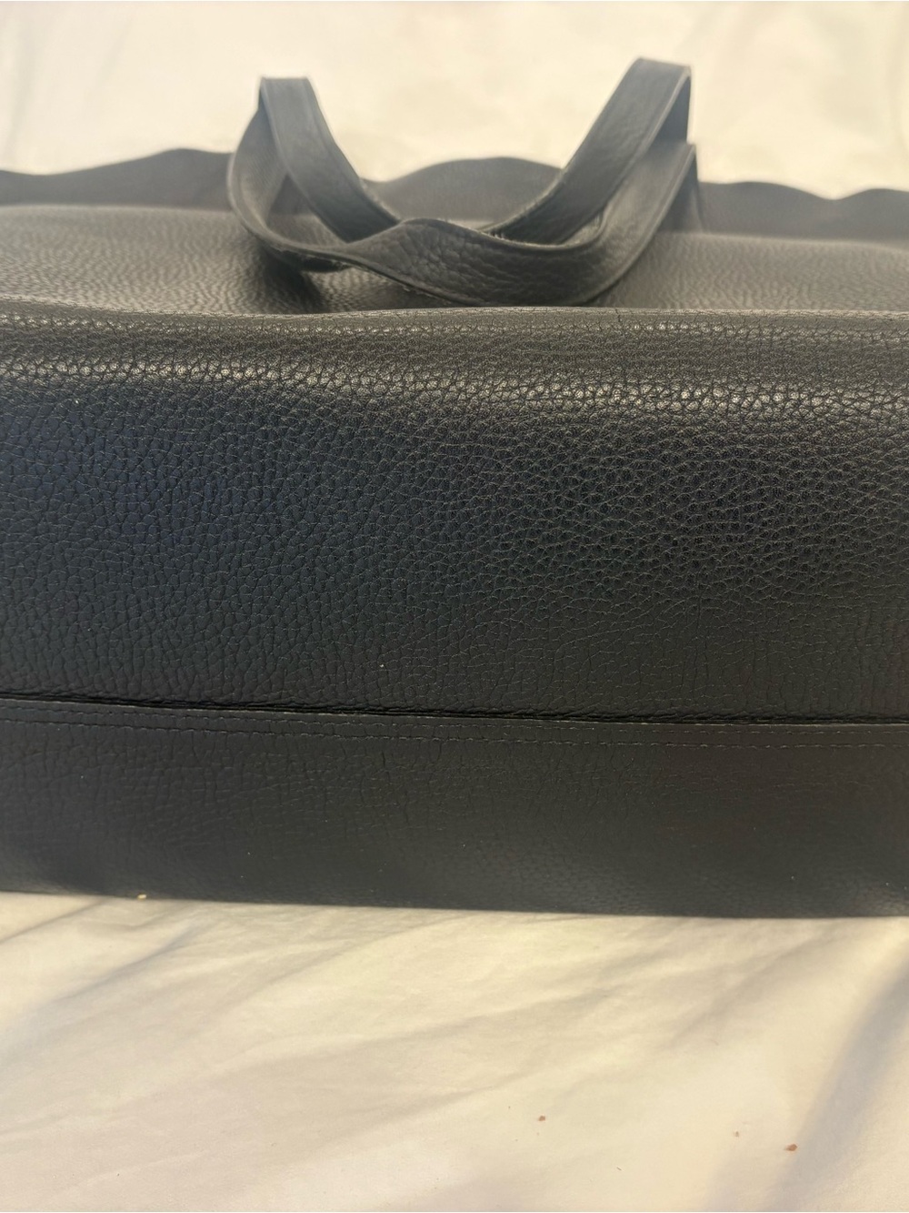 Cuyana Classic Black Leather Tote Bag - Picture 4 of 10